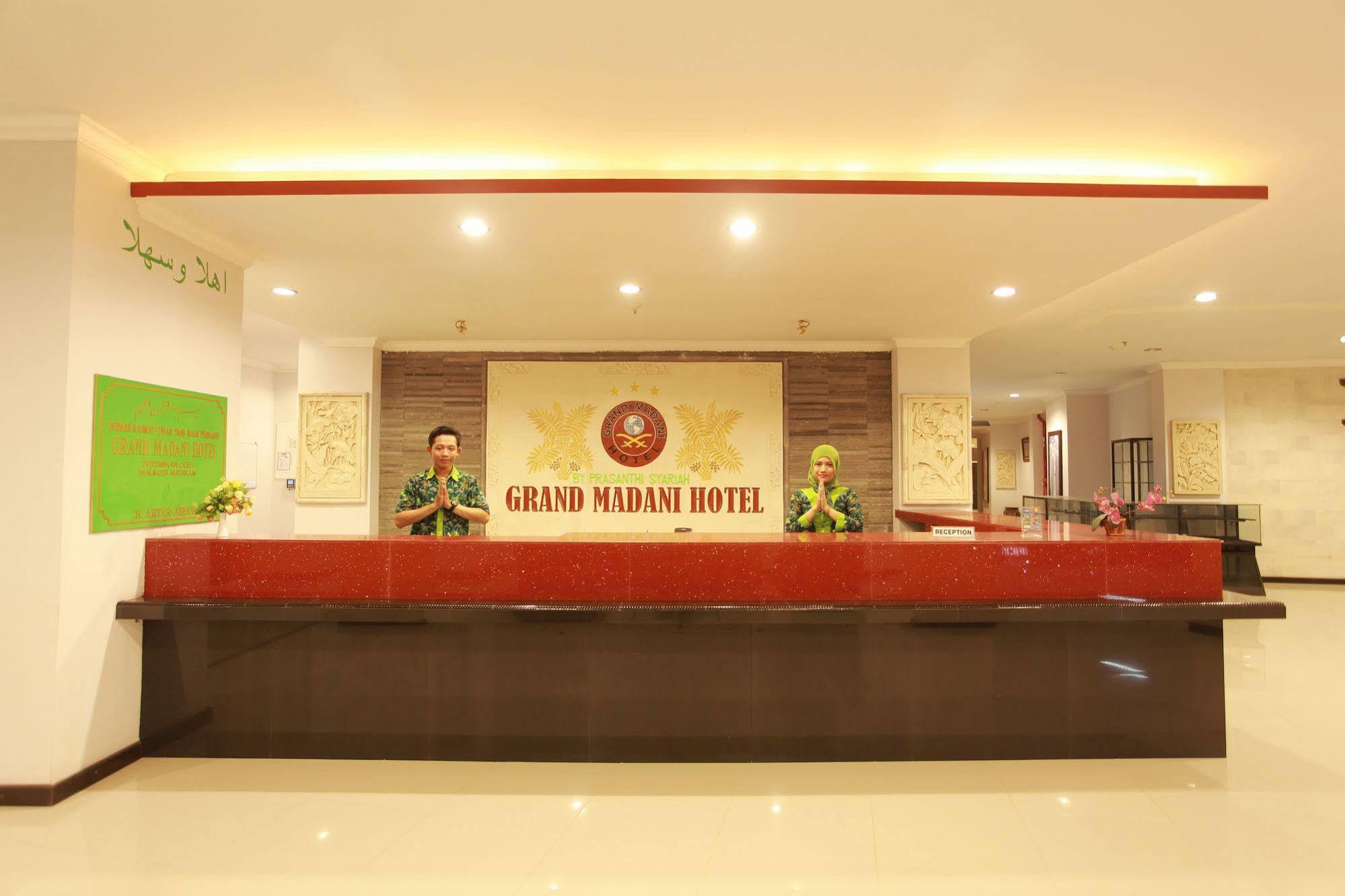 Grand Madani Hotel Mataram Exterior foto